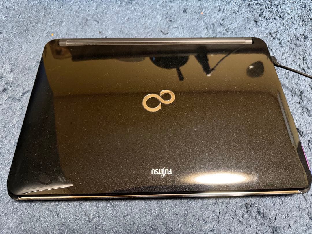 Fujitsu LIFEBOOK AH53/C Windows 7 ノートPC