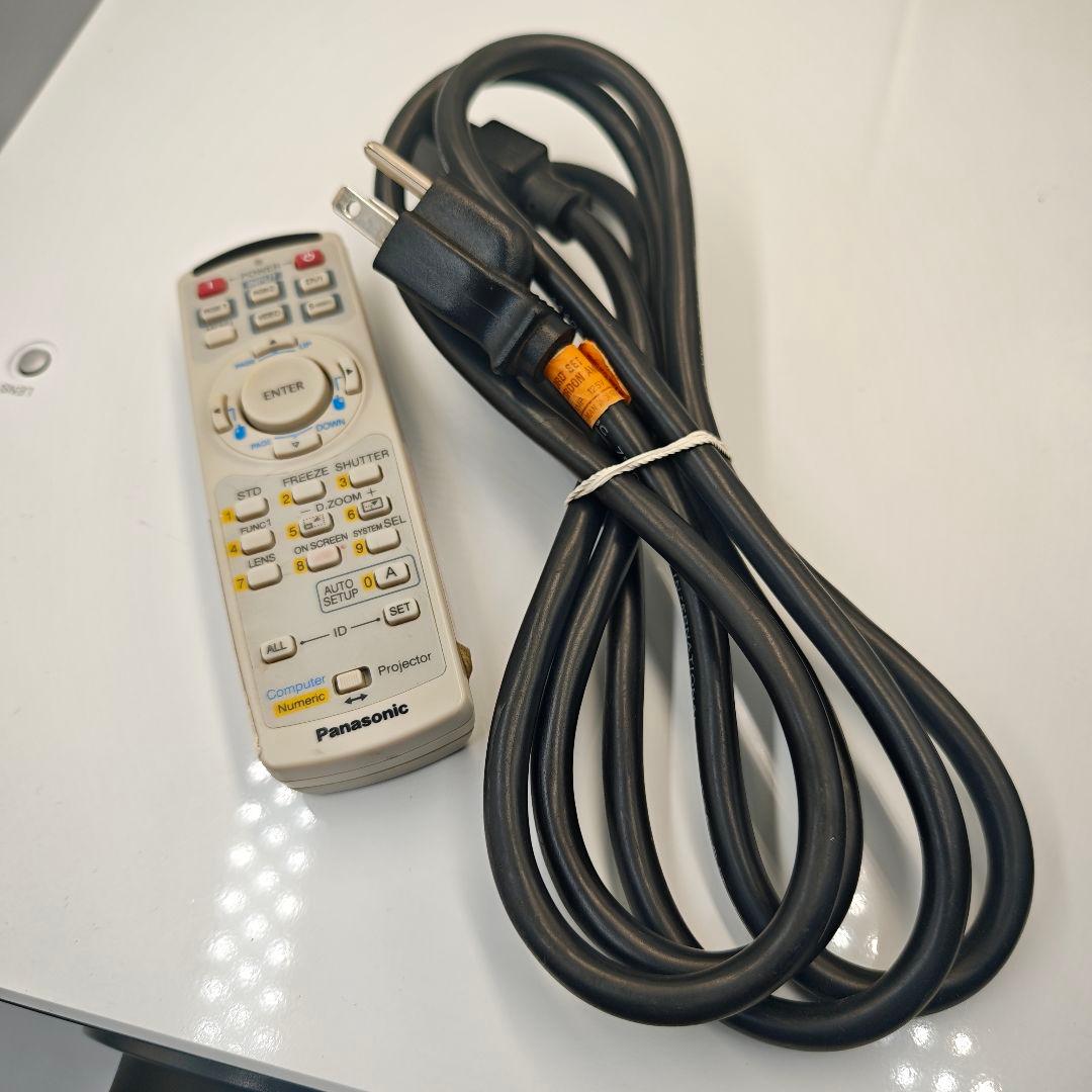 【美品】PANASONIC TH-D3500 リモコン付き 3500ルーメン