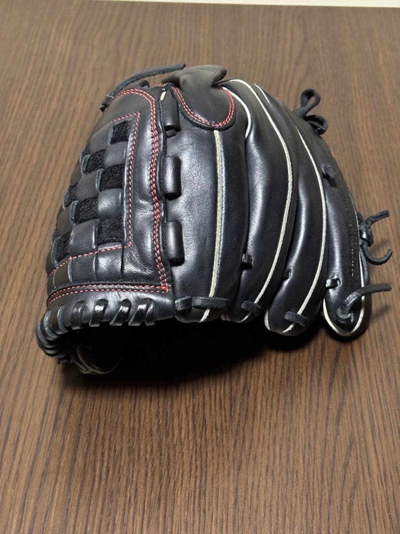 マ*チ様 Mizuno 軟式野球グローブ 黒/赤　投手用　未使用に近い