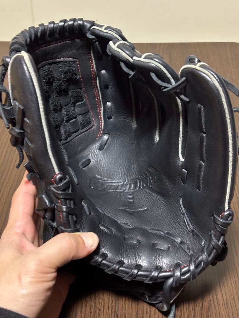 マ*チ様 Mizuno 軟式野球グローブ 黒/赤　投手用　未使用に近い