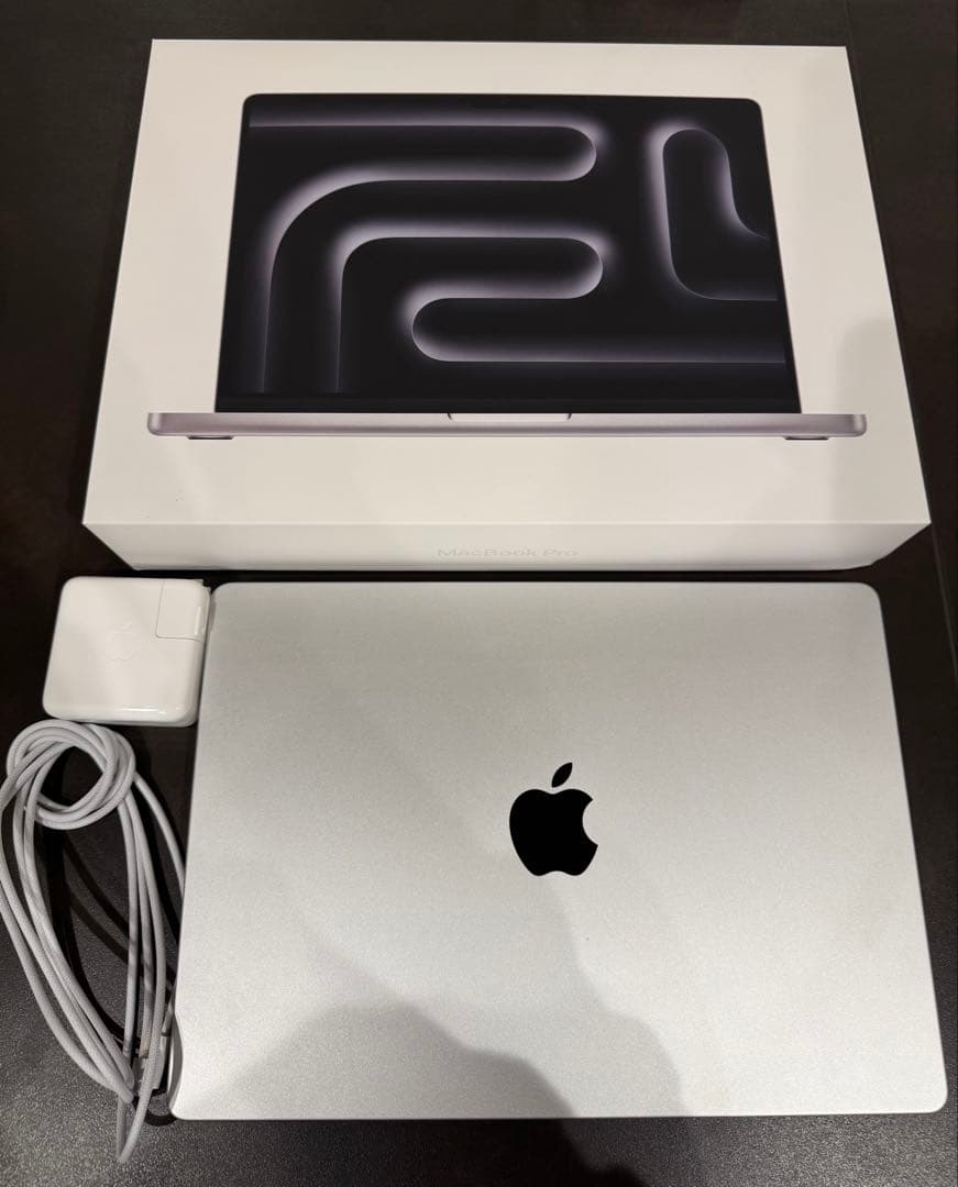 Apple MacBook Pro シルバー 充電器付き　2023 M3