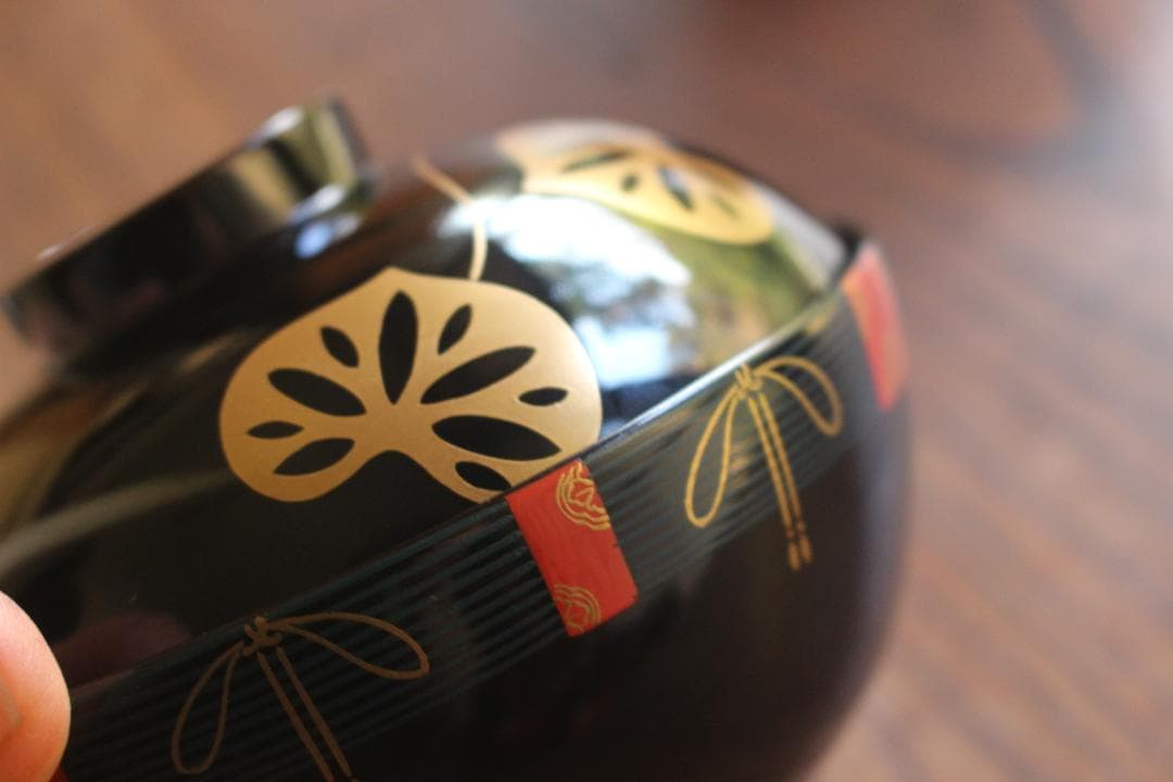 時代逸品！上質黒漆に極上水葵御所車蒔絵の映えるお椀2点（検輪島塗京塗蒔絵椀