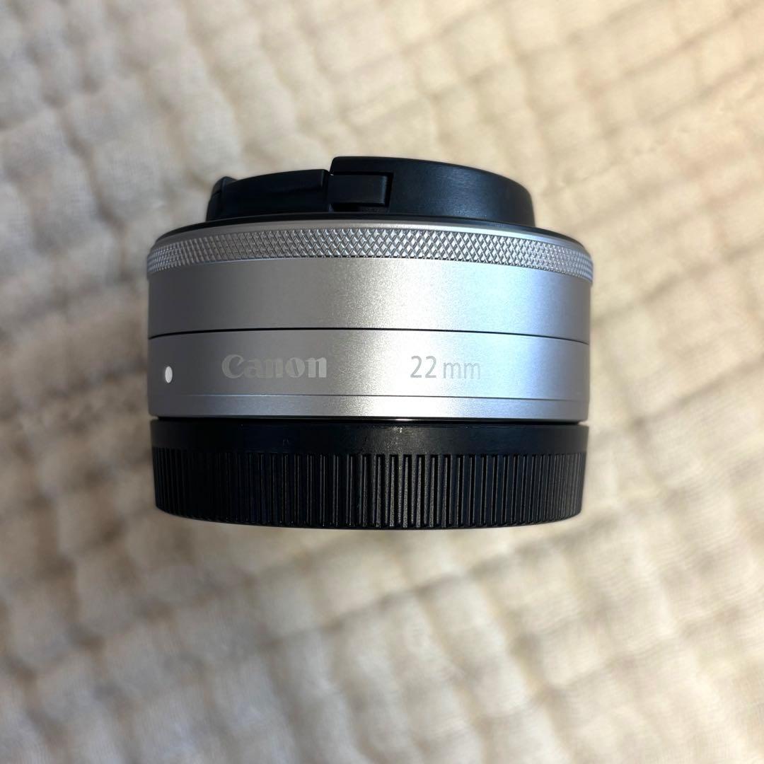 【美品】Canon ミラーレス一眼カメラ EOS M100 ＋単焦点レンズ