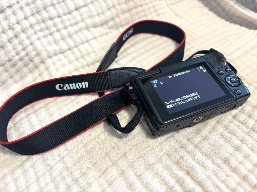 【美品】Canon ミラーレス一眼カメラ EOS M100 ＋単焦点レンズ