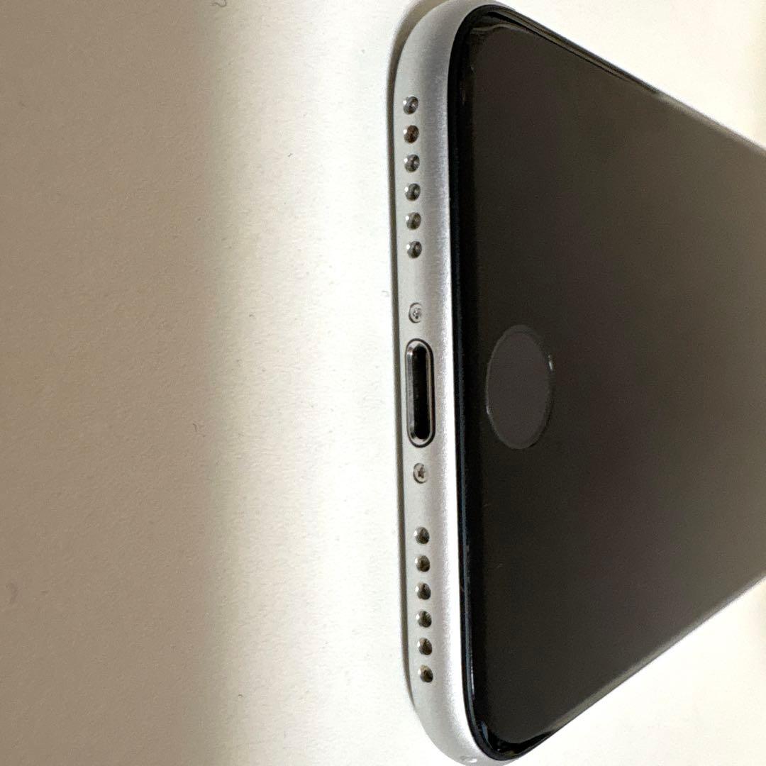 iPhone se 第二世代　64GB ホワイト　箱あり