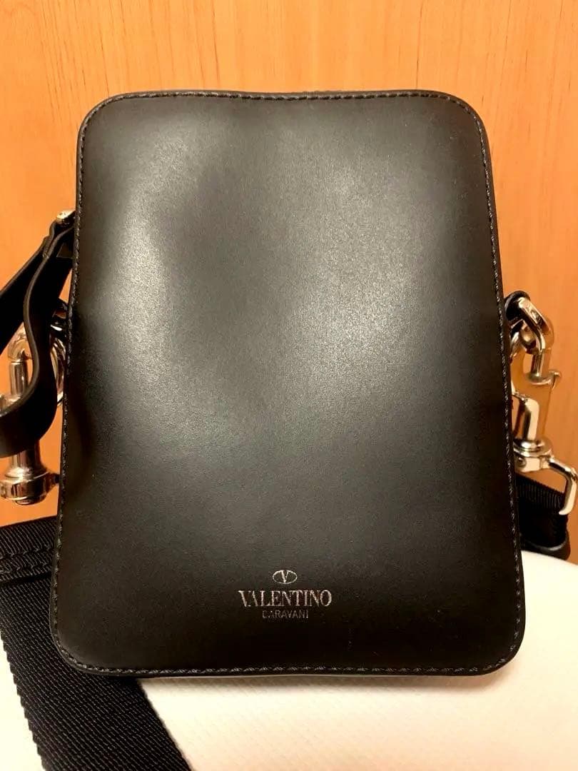 ヴァレンティノ VALENTINOレザーショルダーバッグ　美品