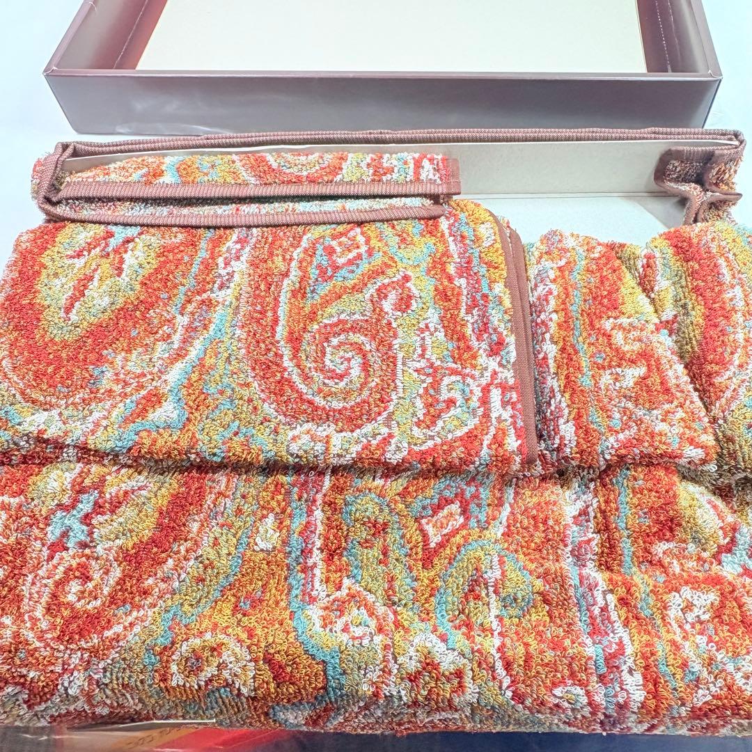 ETRO エトロ　バスタオル　ペイズリー柄　レッド