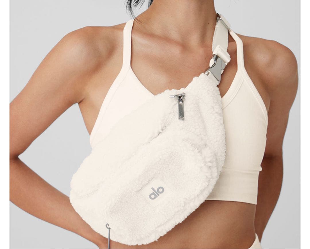 ロサンゼルス発大人気ブランド　新品　alo ボディバッグ　ウエストポーチ