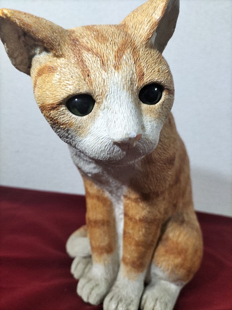 リアルなかわいい猫の置物 オレンジと白　最終値下げ