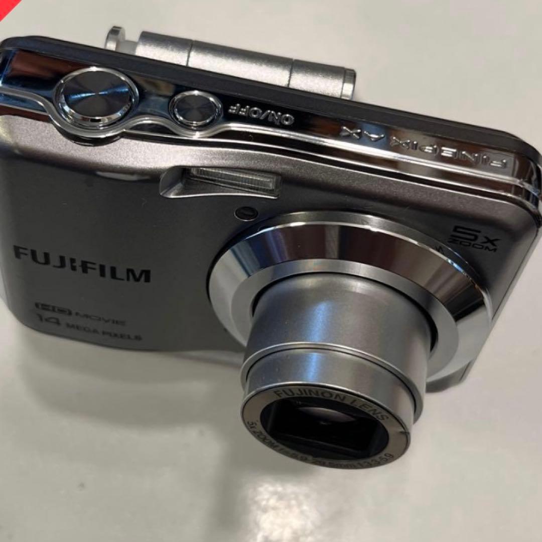 レトロコンデジ　FINEPIX AX600 シルバー　単三電池稼働ファインピクス