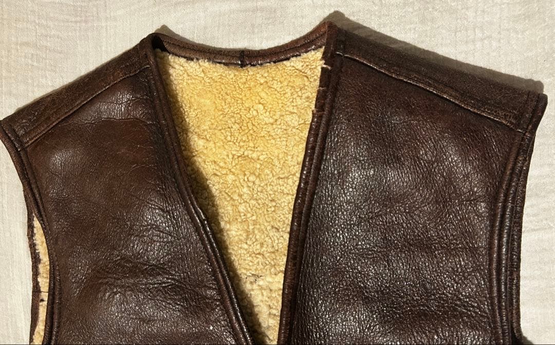 リアルムートン レザーベスト