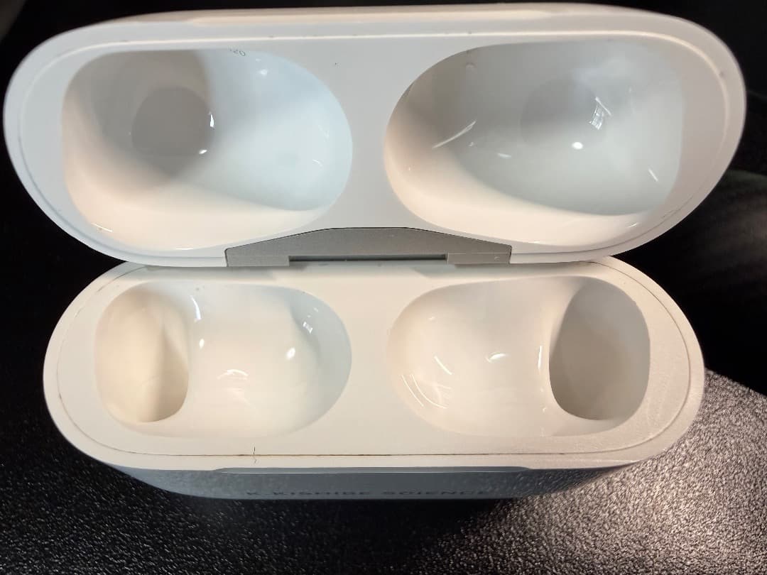 AirPods Pro 2 本体 lightning充電ケース付き(刻印あり)