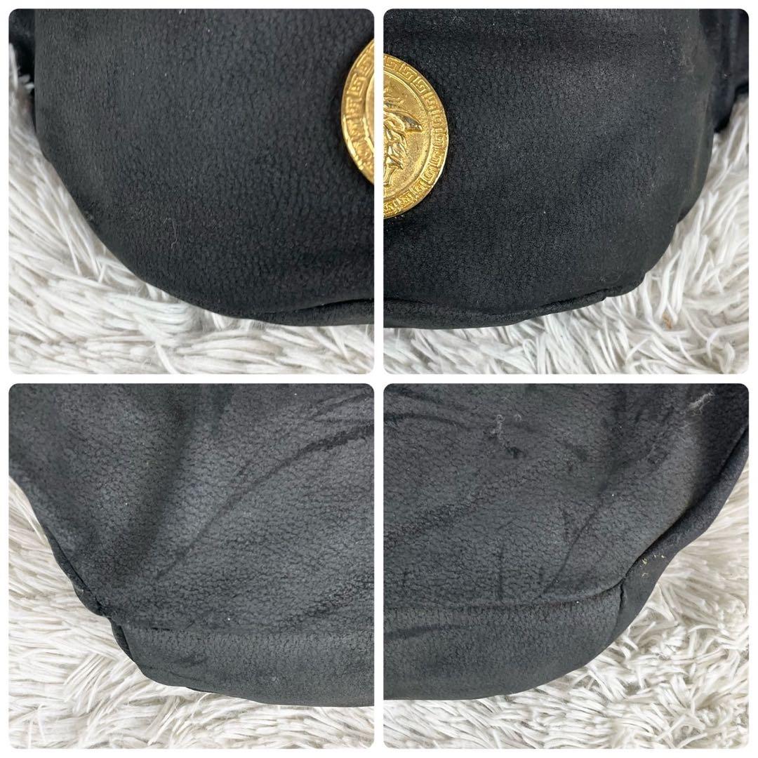 美品 ヴェルサーチ レザー ボディバッグ ロゴ金具 メデューサ ファスナー 黒