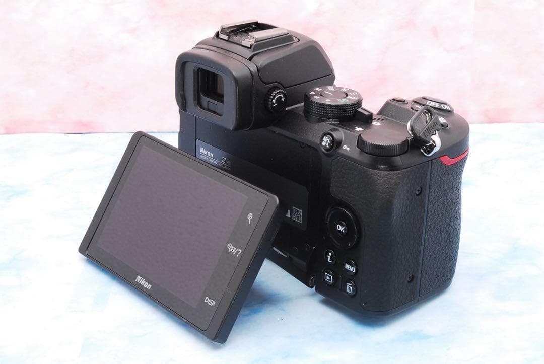 Nikon Z50☆S数僅か70回☆ミラーレス☆軽量＆コンパクト☆極美品