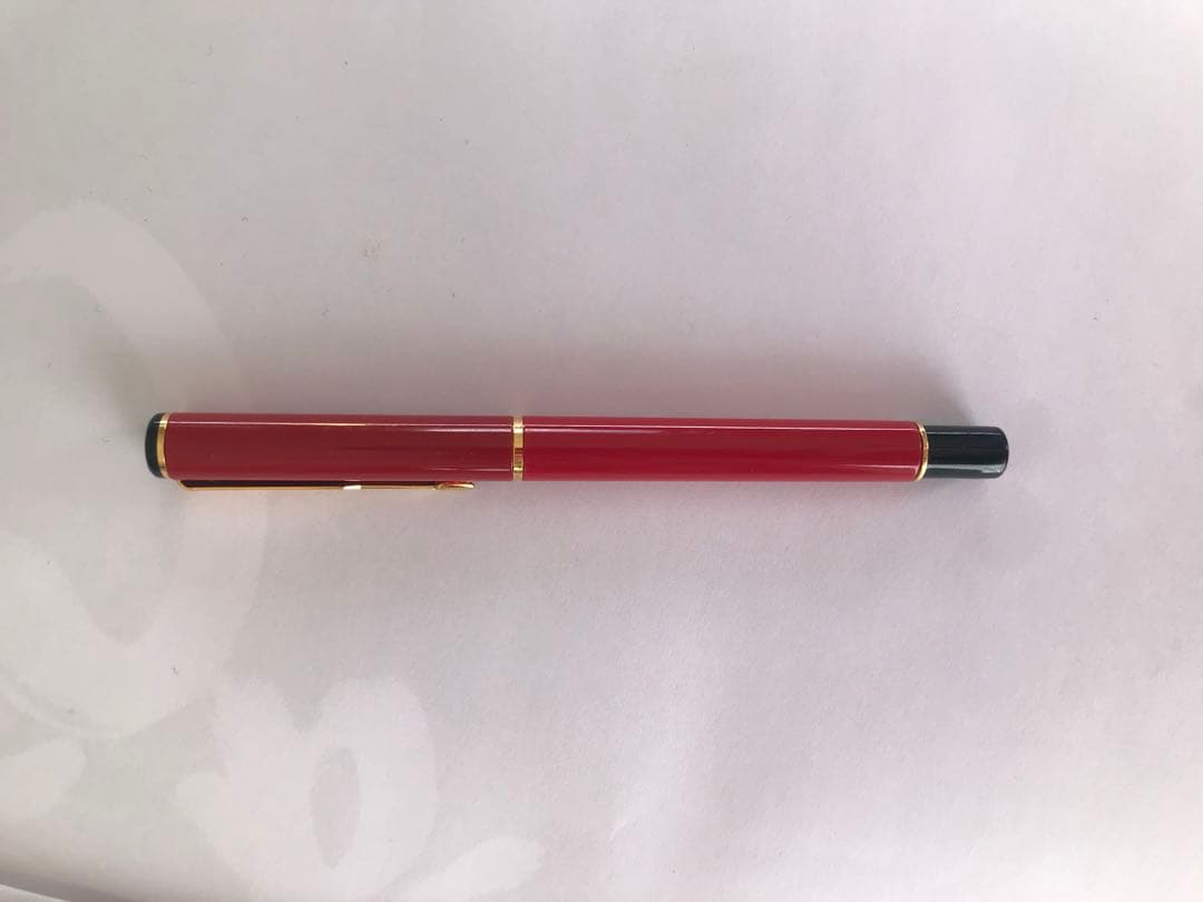 Parkerの万年筆 金色装飾付き