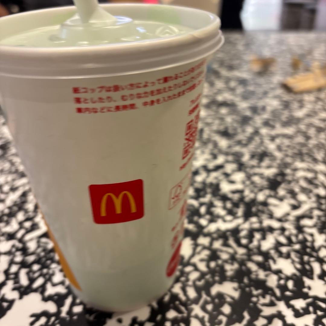 McDonald's 中サイズ ソフトドリンク 緑色