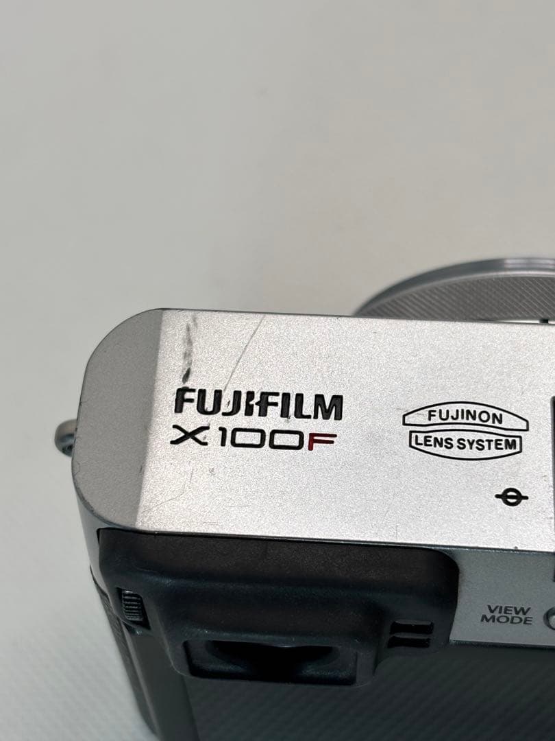 FUJIFILM 富士フイルム X100F シルバー デジタルカメラ