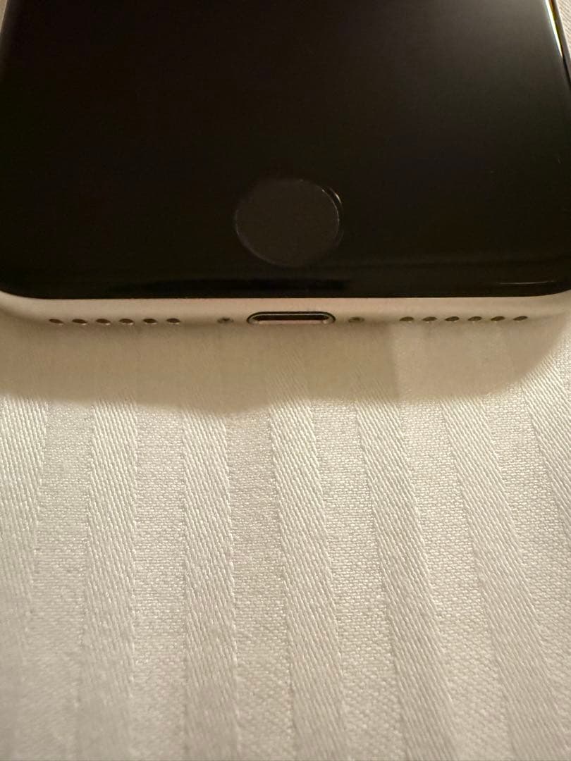 iPhone SE 第3世代 256GB スターライト SIMフリー 本体 海外