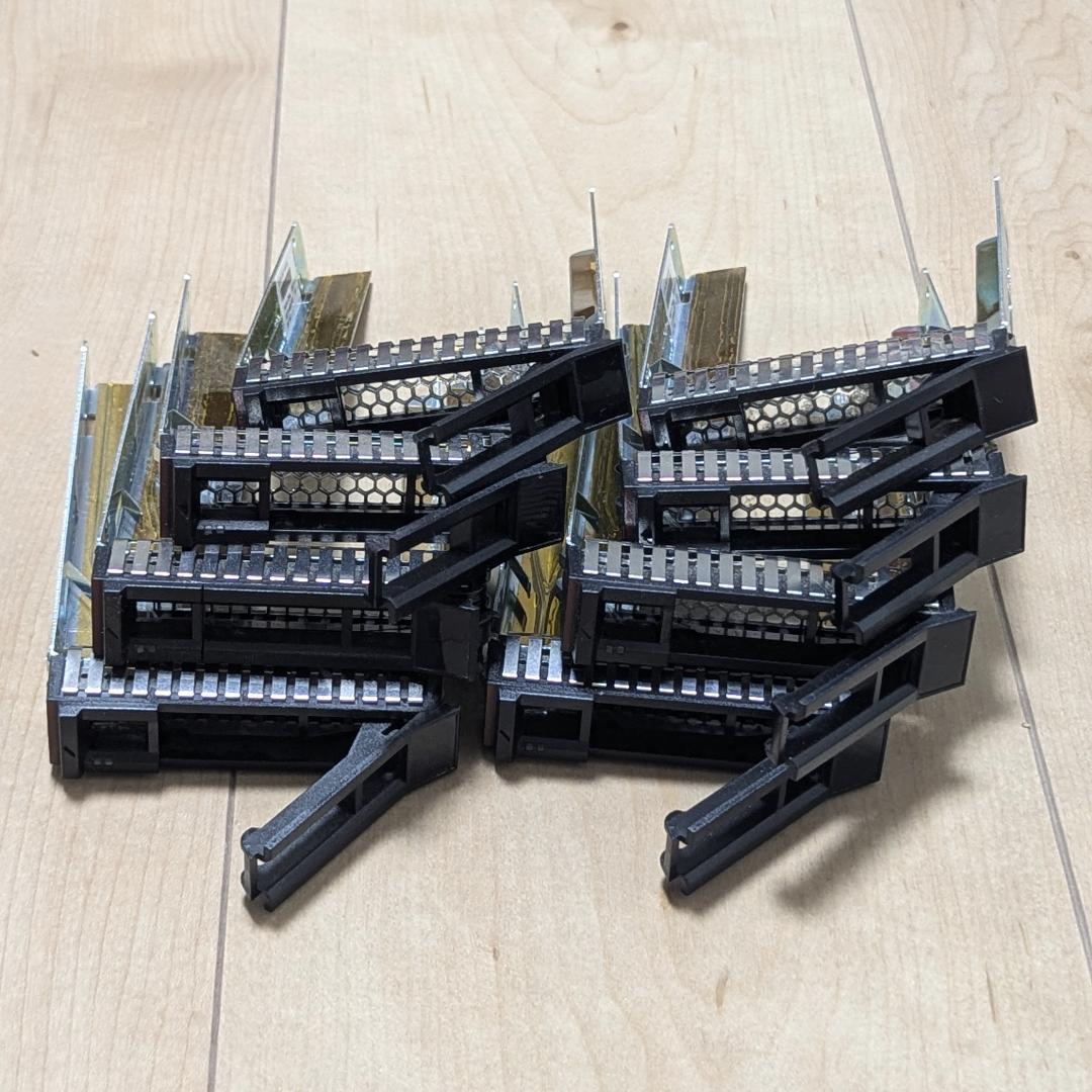 Lenovo RAID 930-16i + 8x2.5'' SASバックプレーン