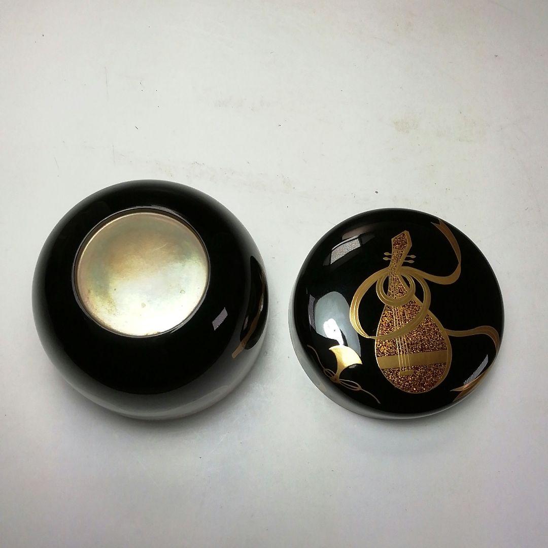 Ｓ６８８　棗　『楽器蒔絵』『大棗』『表千家　久田宗家　極箱　尋牛斎』『内銀花押』