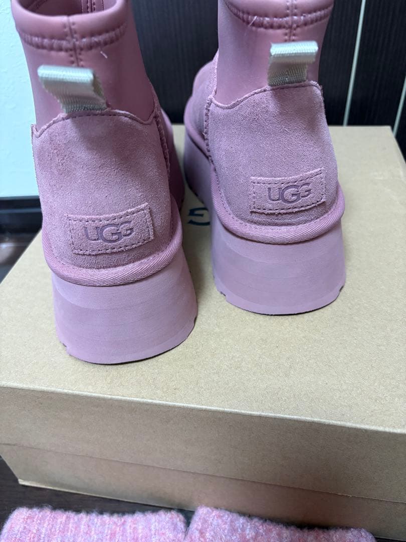 新品未使用！UGG ピンクムートンブーツ ニットカバー付き25cm 希少！