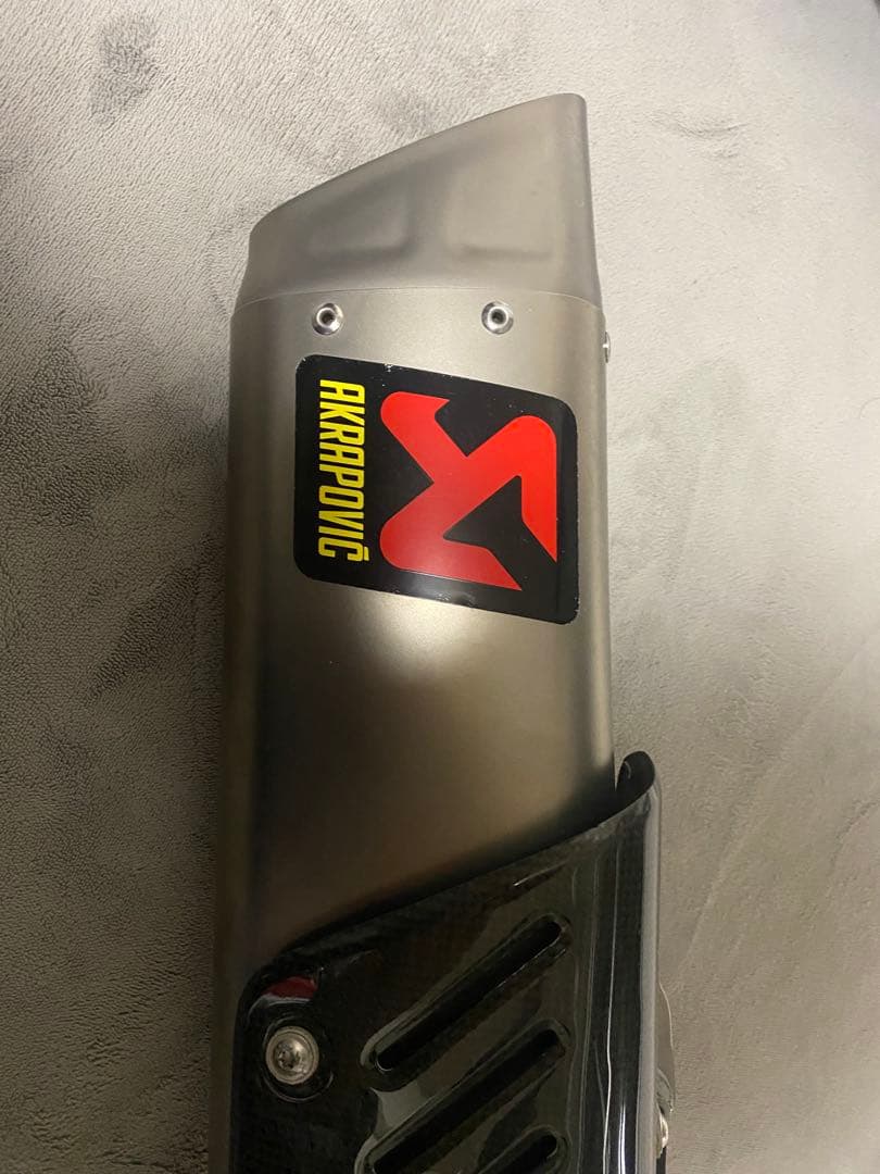 yzf-r6 Akrapovic スリップオンマフラー　M-HAP010