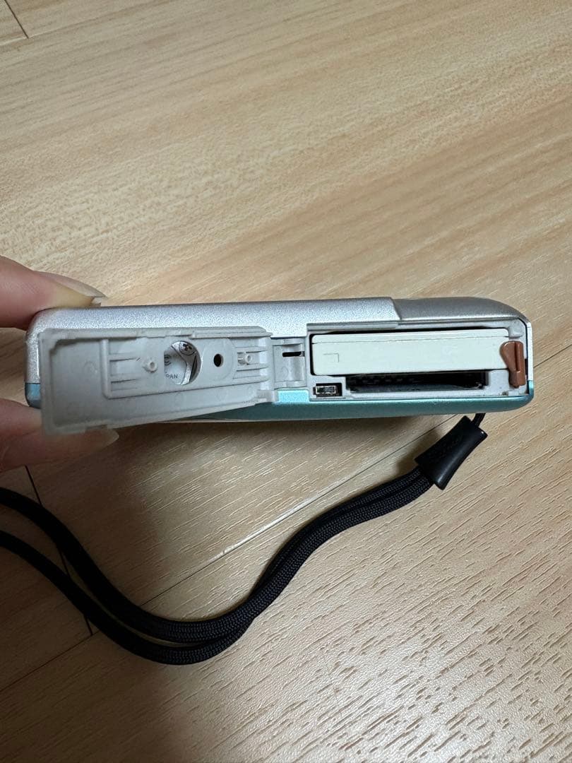 Canon IXY110lS コンパクトデジタルカメラ　イクシー　ジャンク