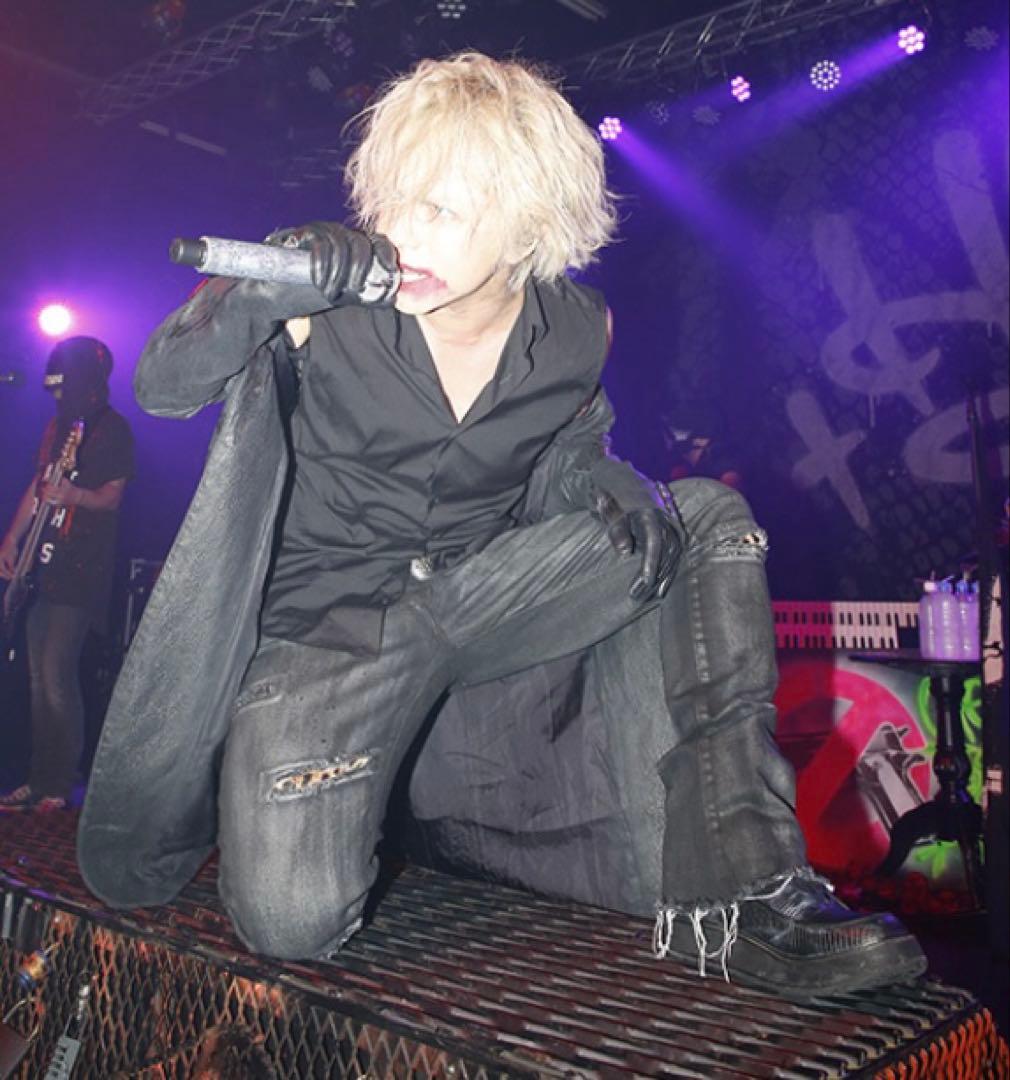 HYDE氏着用 SWITCHBLADE REMAKE DUSTY PT 新品