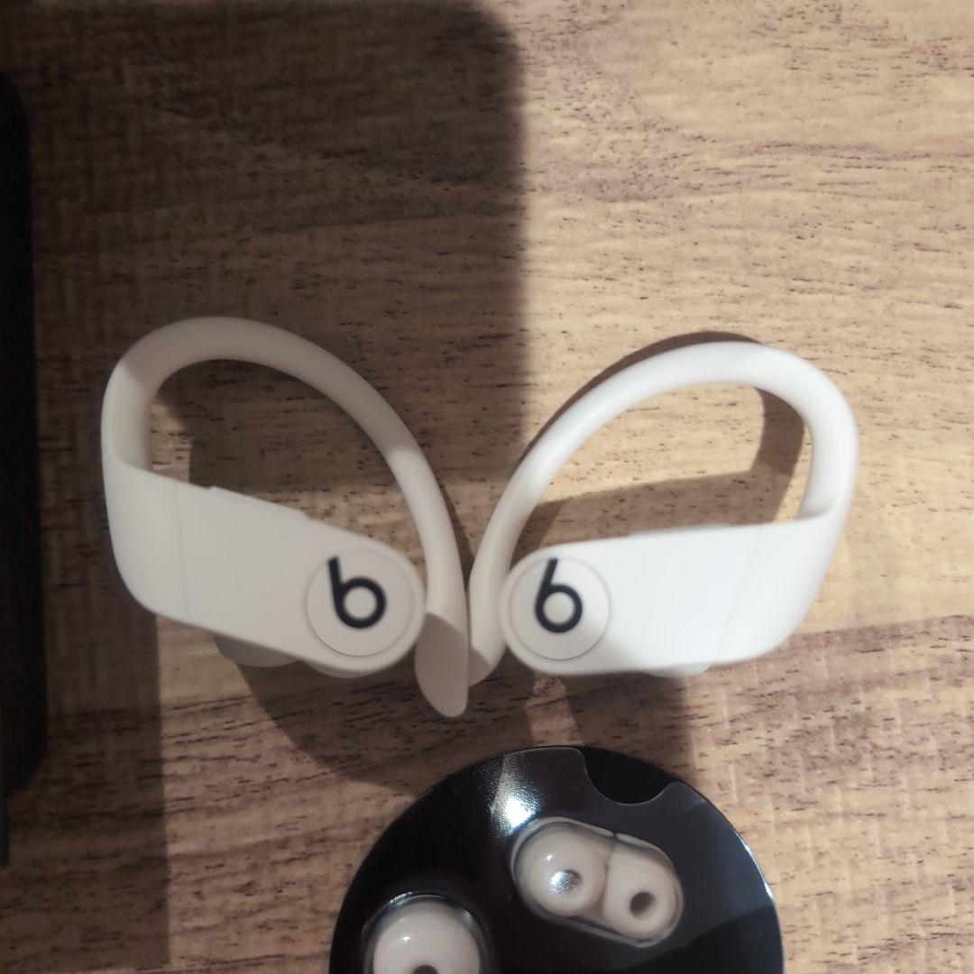 Powerbeats Pro ホワイト ワイヤレスイヤホン 充電器なし