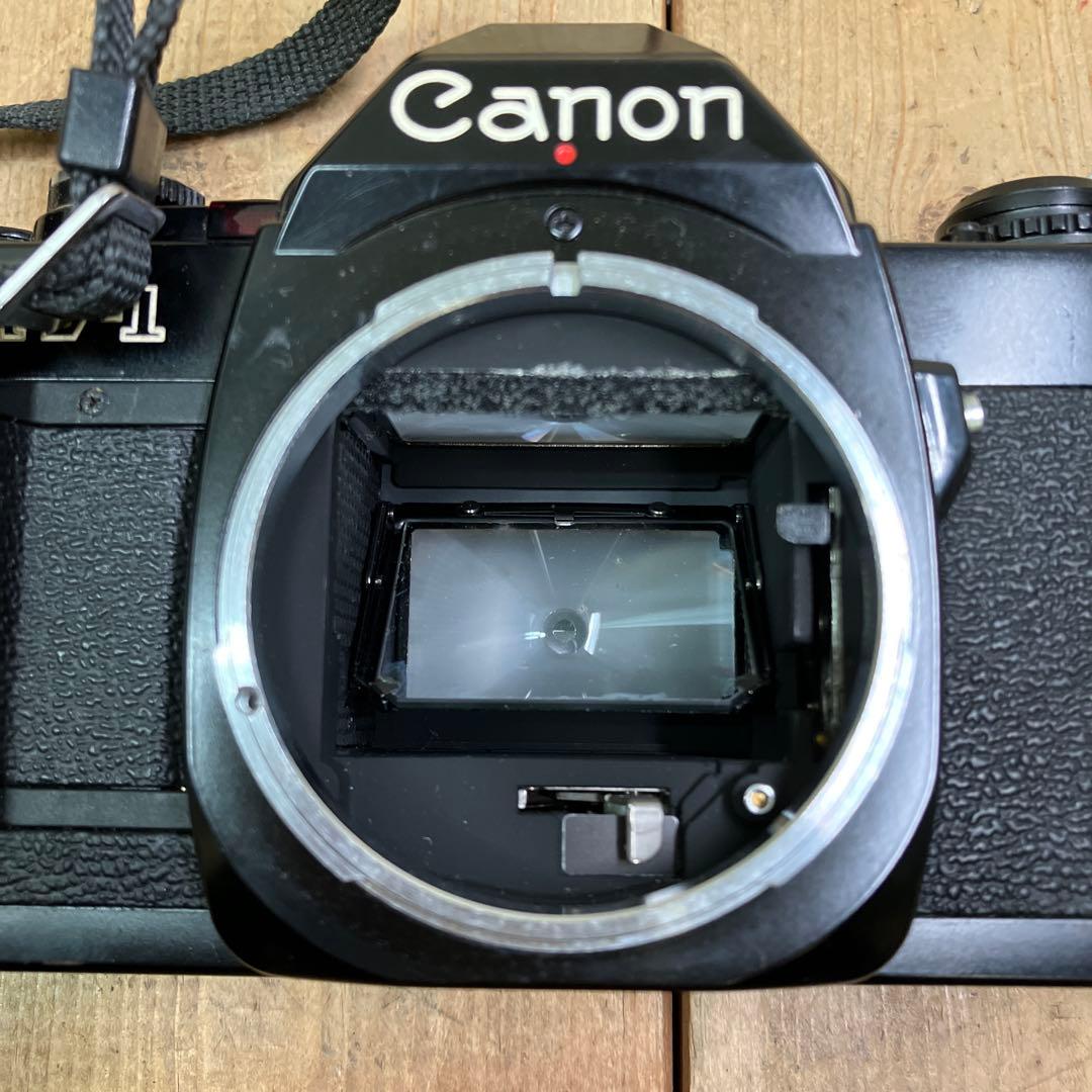 A-壁 Canon AV-1 フィルムカメラ レンズ2本セット アルミケース付