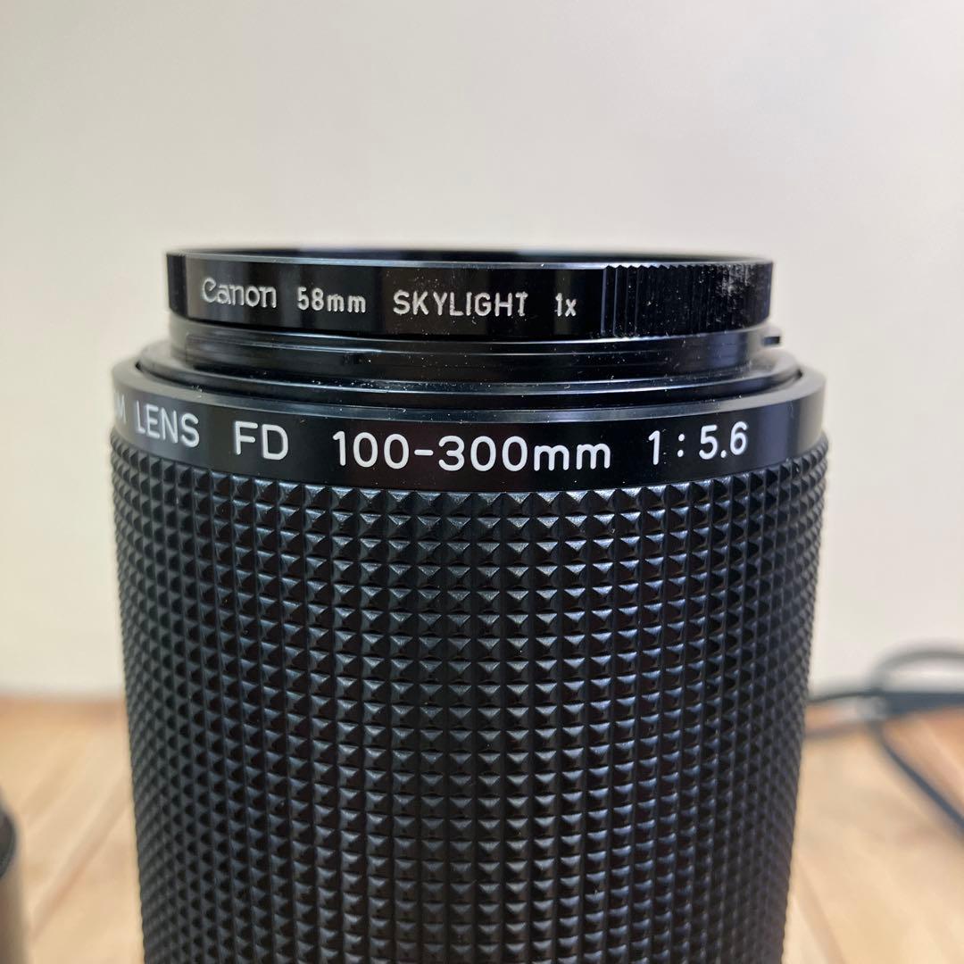 A-壁 Canon AV-1 フィルムカメラ レンズ2本セット アルミケース付