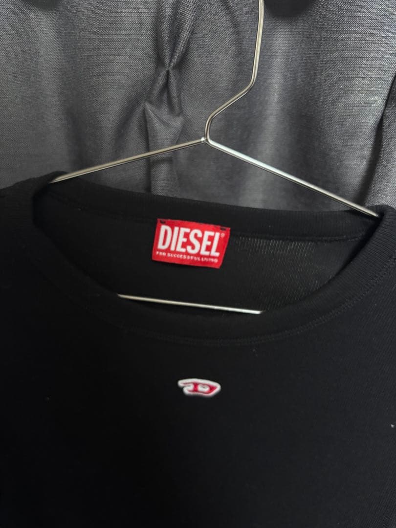 DIESEL ブラック タイトセーター