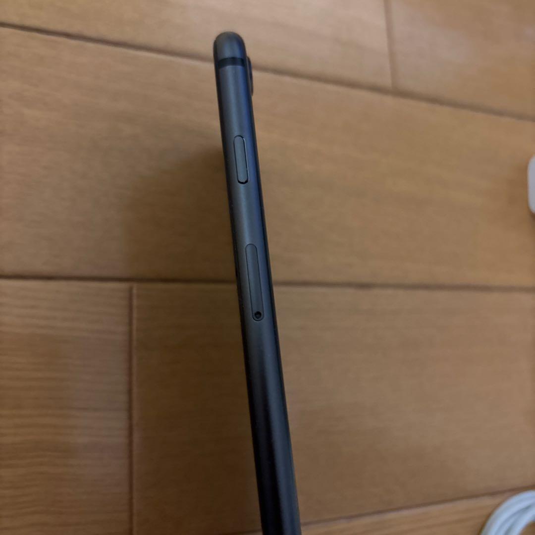 美品　iPhone8 64GB SIMフリー　バッテリー100%