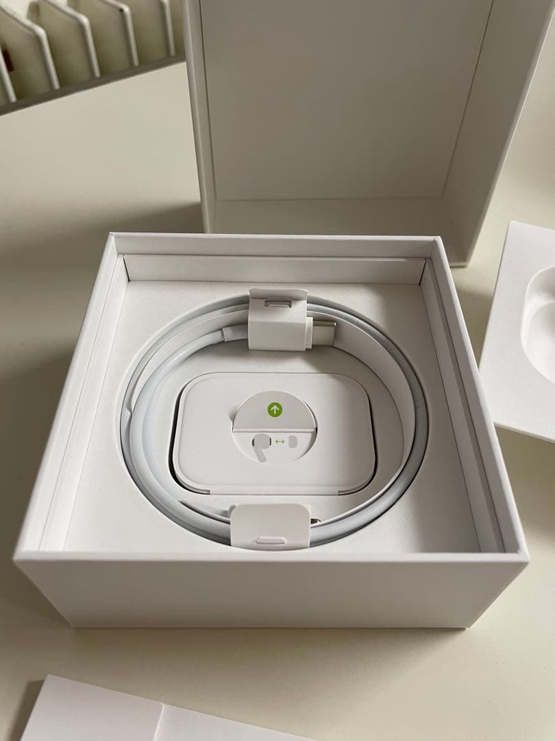 【美品】AirPods Pro 2 (MQD83J/A)お値下げ可能です///