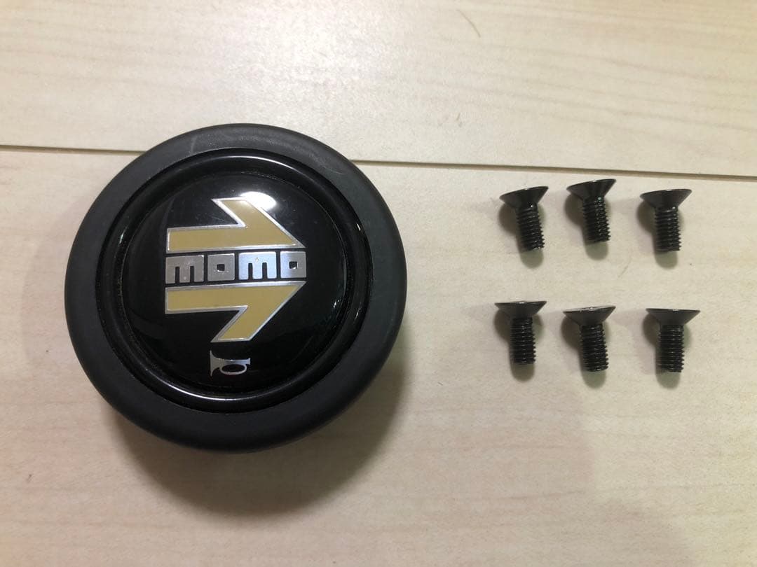 momo ステアリングホイール
