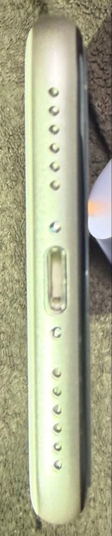 iPhoneSE3 64gb ホワイト　SIMフリー　バッテリー最大容量100%