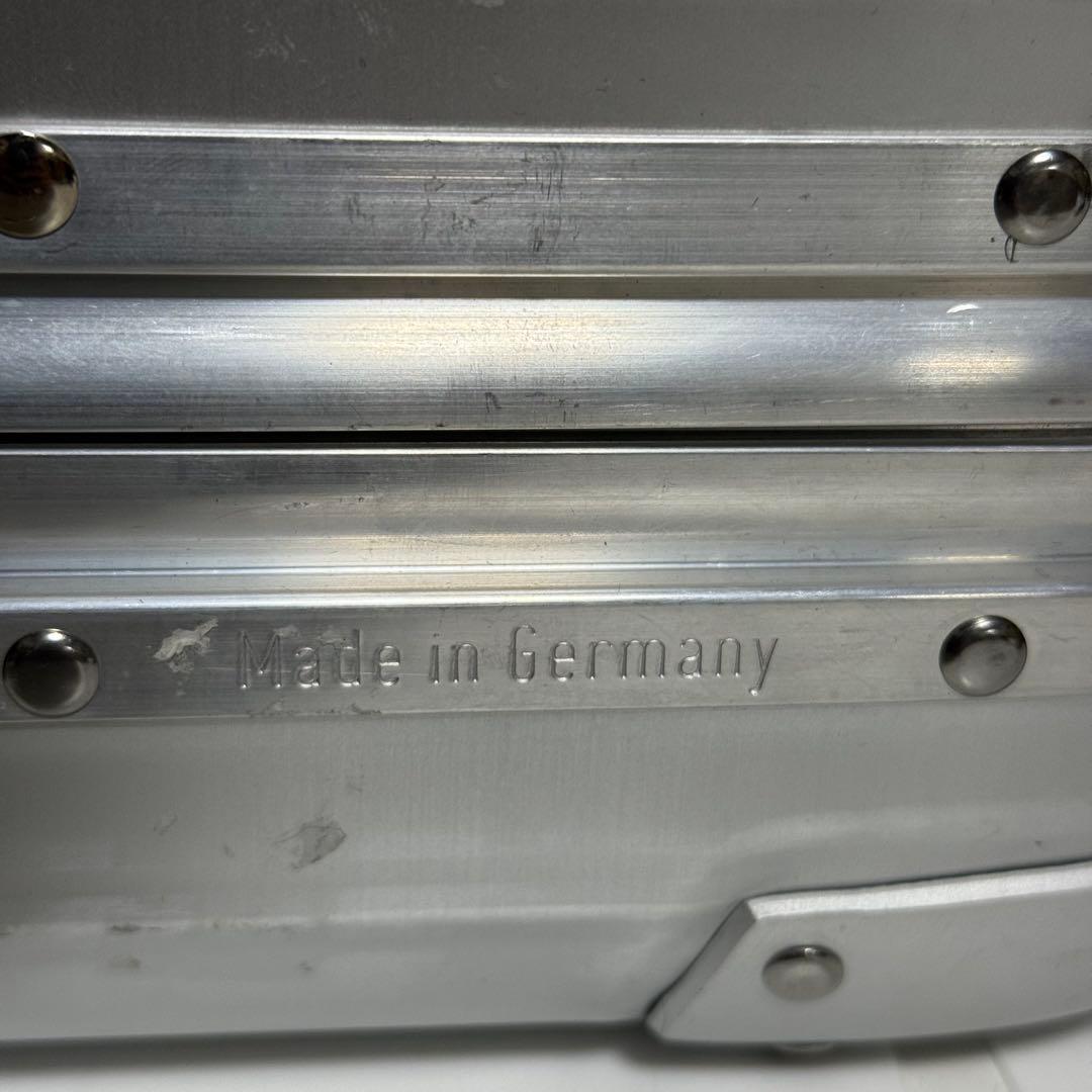 ⭐️極美品⭐️リモワ　ポルシェ　トパーズ　アタッシュケース　アルミ　シルバー　限定