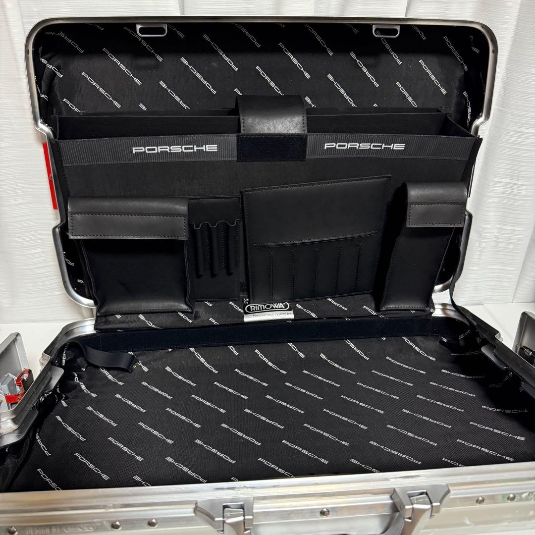 ⭐️極美品⭐️リモワ　ポルシェ　トパーズ　アタッシュケース　アルミ　シルバー　限定