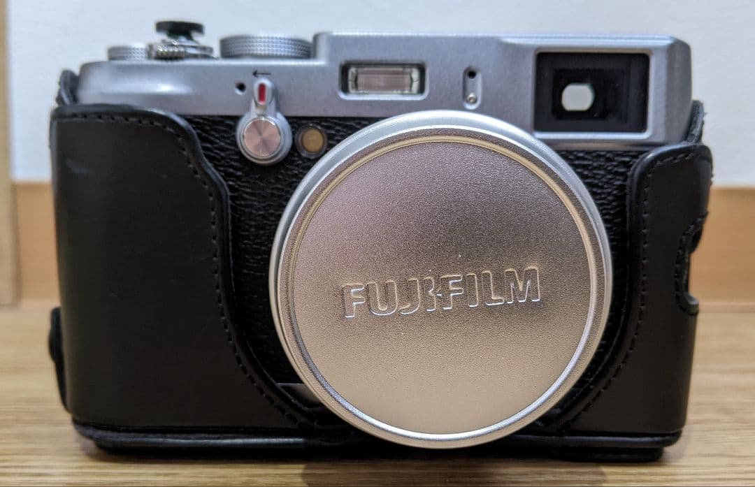 Fujifilm FUJI X100 23mm f/2レンズ