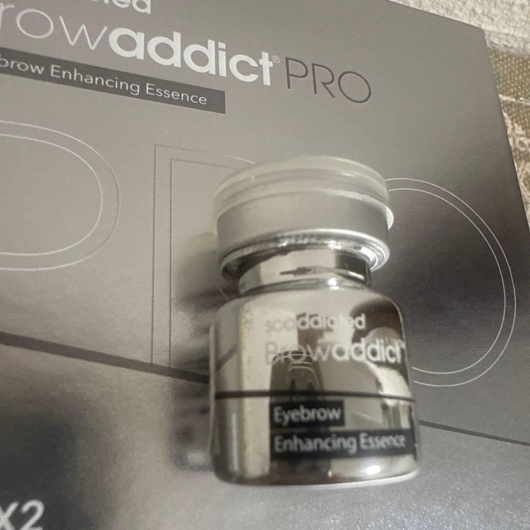 ブロウアディクトプロ2ml 1本　まつ毛、眉毛美容液 　マイクロブラシ付き