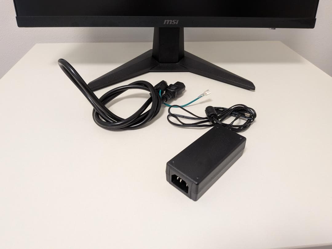 【美品】MAG 256F ゲーミングモニター たのメル便発送