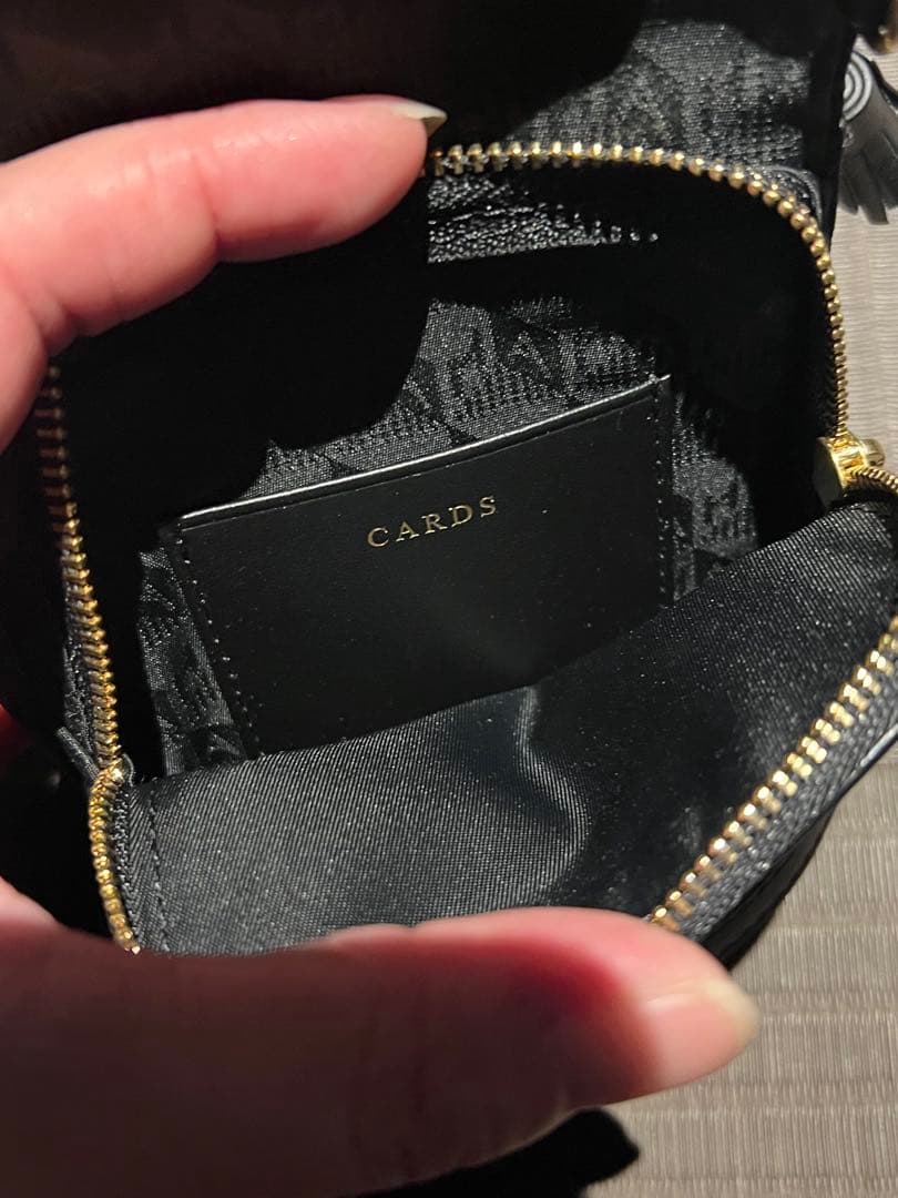 タイムセール‼️Anya Hindmarch エッセンシャルズ ショルダーバッグ