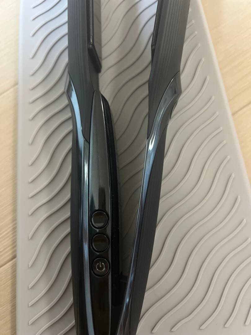 美品　付属品全てあり　2025リファ　ストレートアイロンPRO ブラック