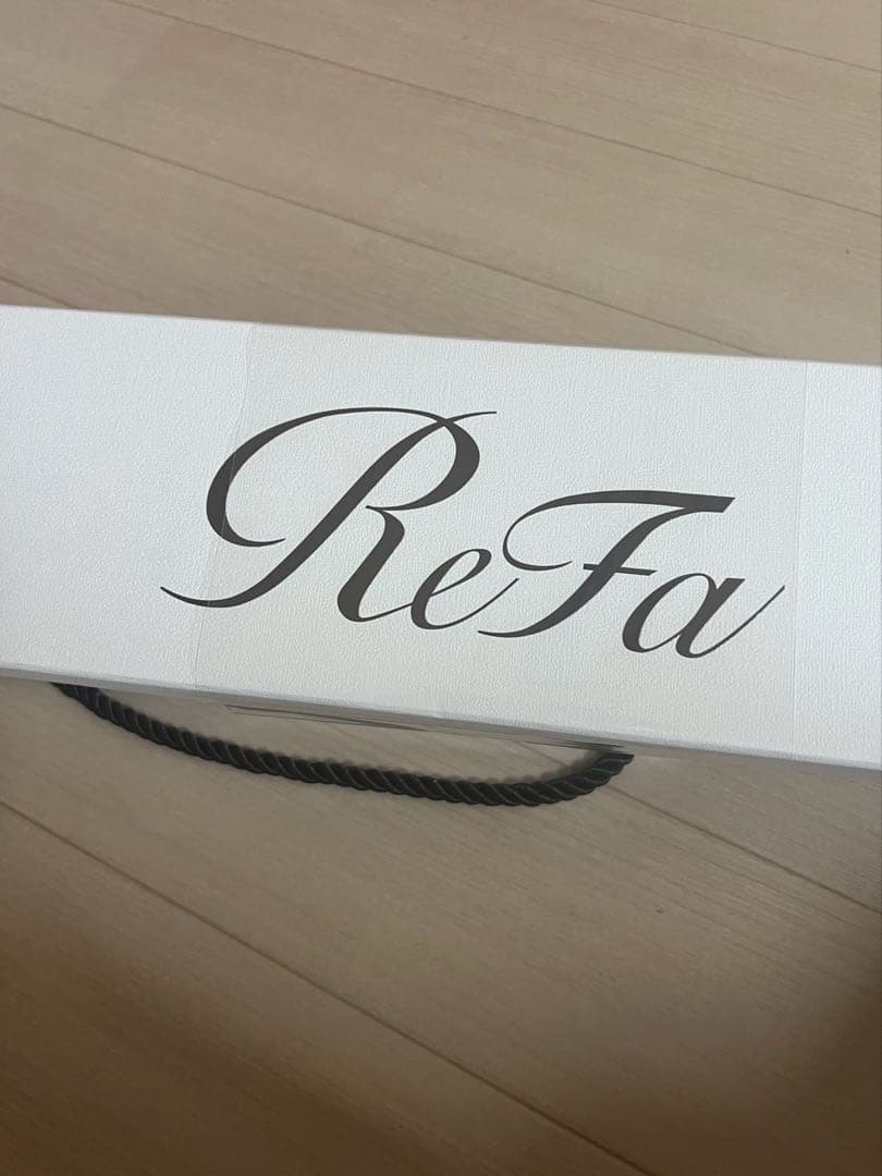 美品　付属品全てあり　2025リファ　ストレートアイロンPRO ブラック