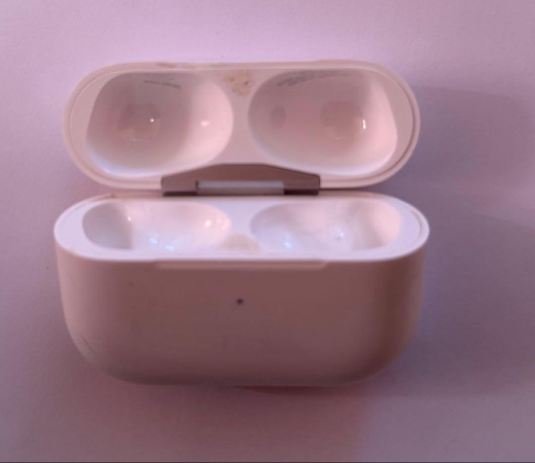 s*5様 AirPods Pro 第2世代 訳あり品（動作確認済み・水没歴あり）