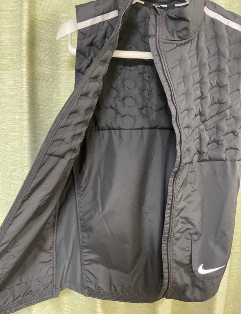 ナイキ　NIKE エアロロフト　ダウンベスト　Mエアロスイフト 中綿ベスト