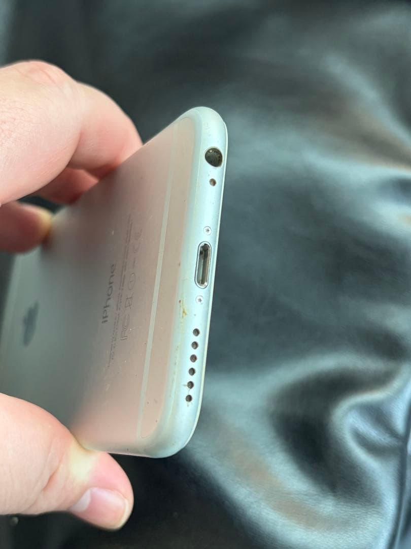 Apple iPhone 8シルバー 本体