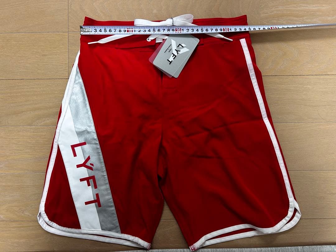 LYFT ボードショーツレッド　Mサイズ