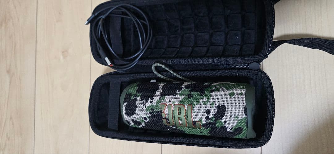 JBL FLIP 6 ワイヤレススピーカー。収納ケース付き未使用