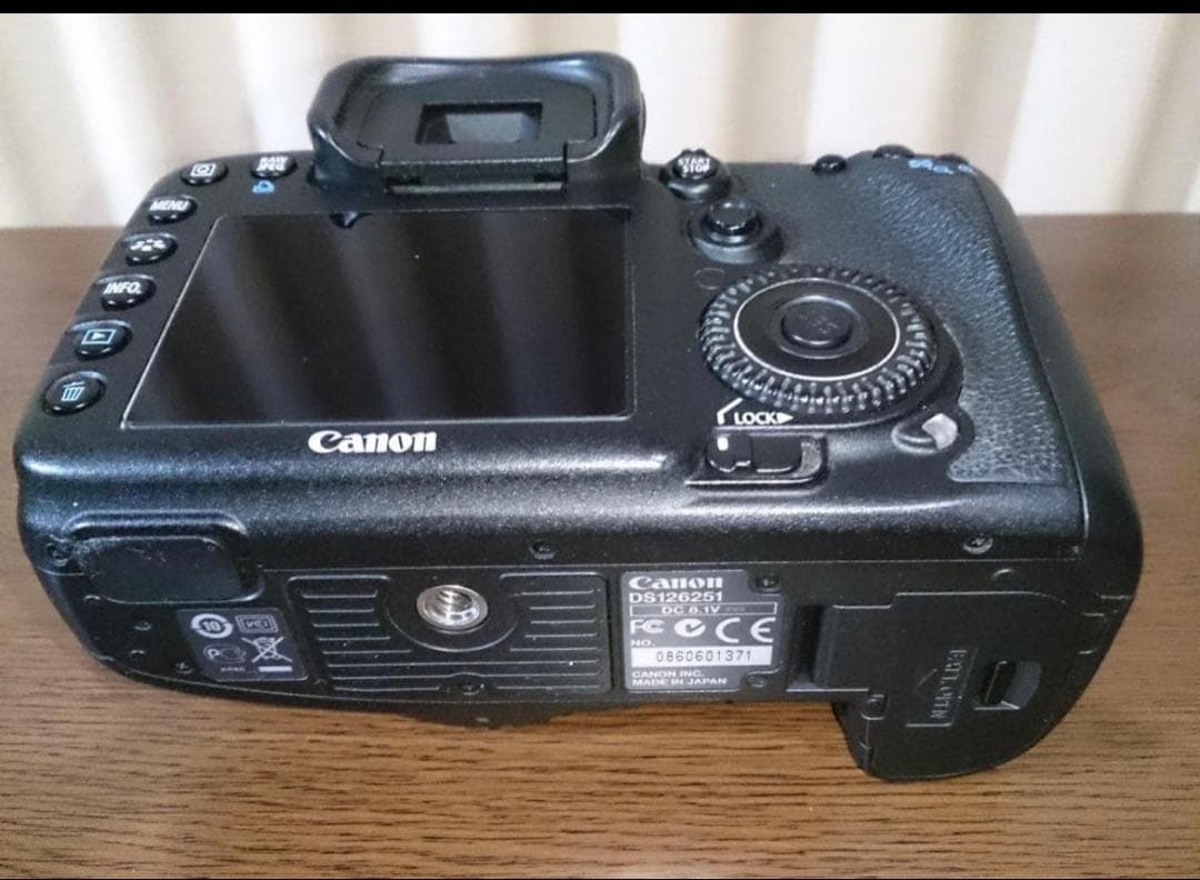 Canon EOS 7D デジタル一眼レフカメラ